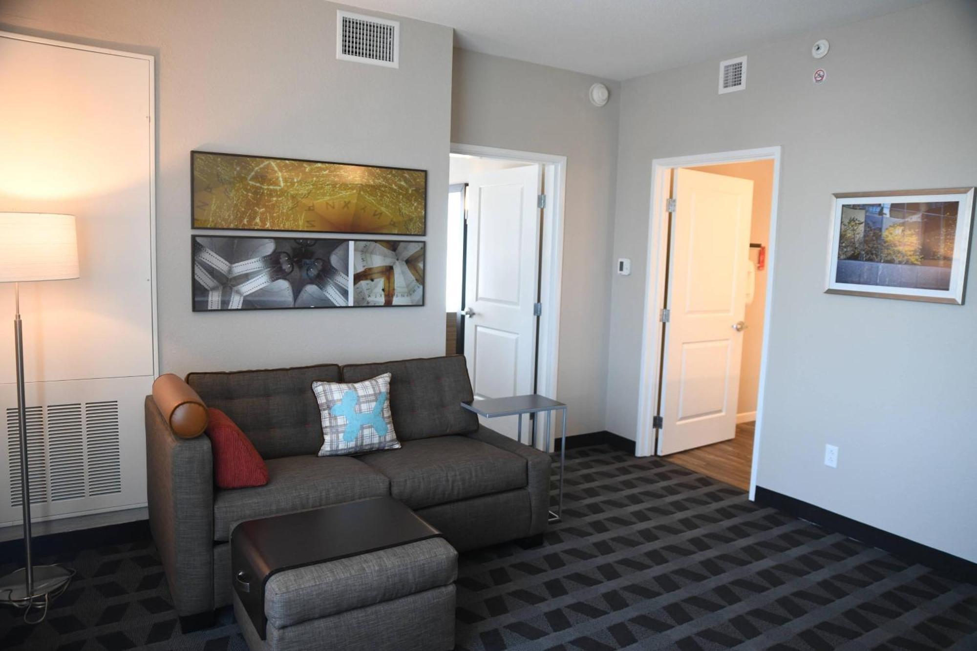 Towneplace Suites Kansas City At Briarcliff Εξωτερικό φωτογραφία